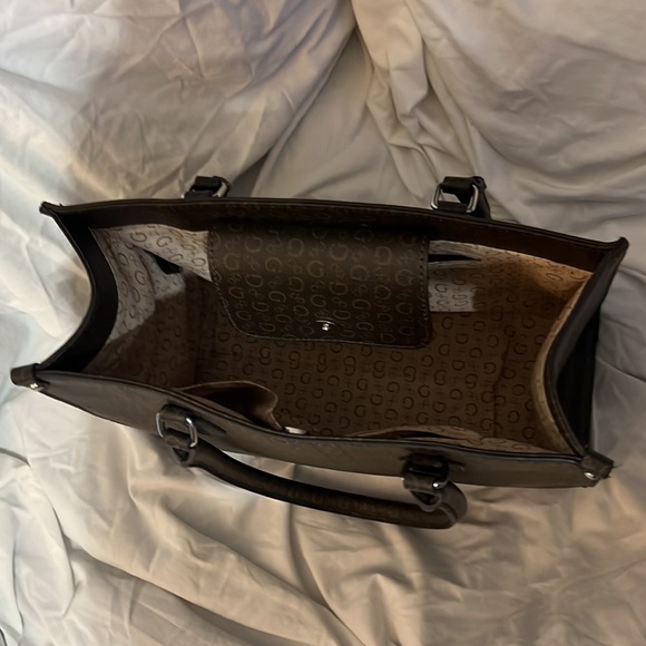 GUESS handbag - Picture 6 of 6